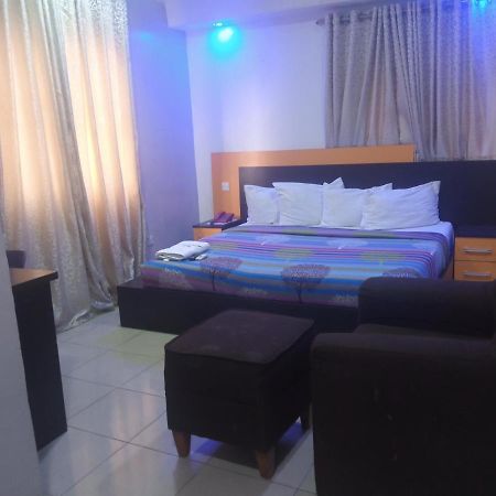 Alluring View Hotel - Toyin Sreet Ikeja Εξωτερικό φωτογραφία