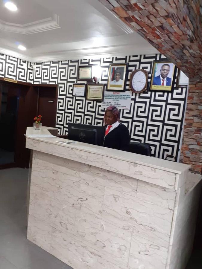 Alluring View Hotel - Toyin Sreet Ikeja Εξωτερικό φωτογραφία