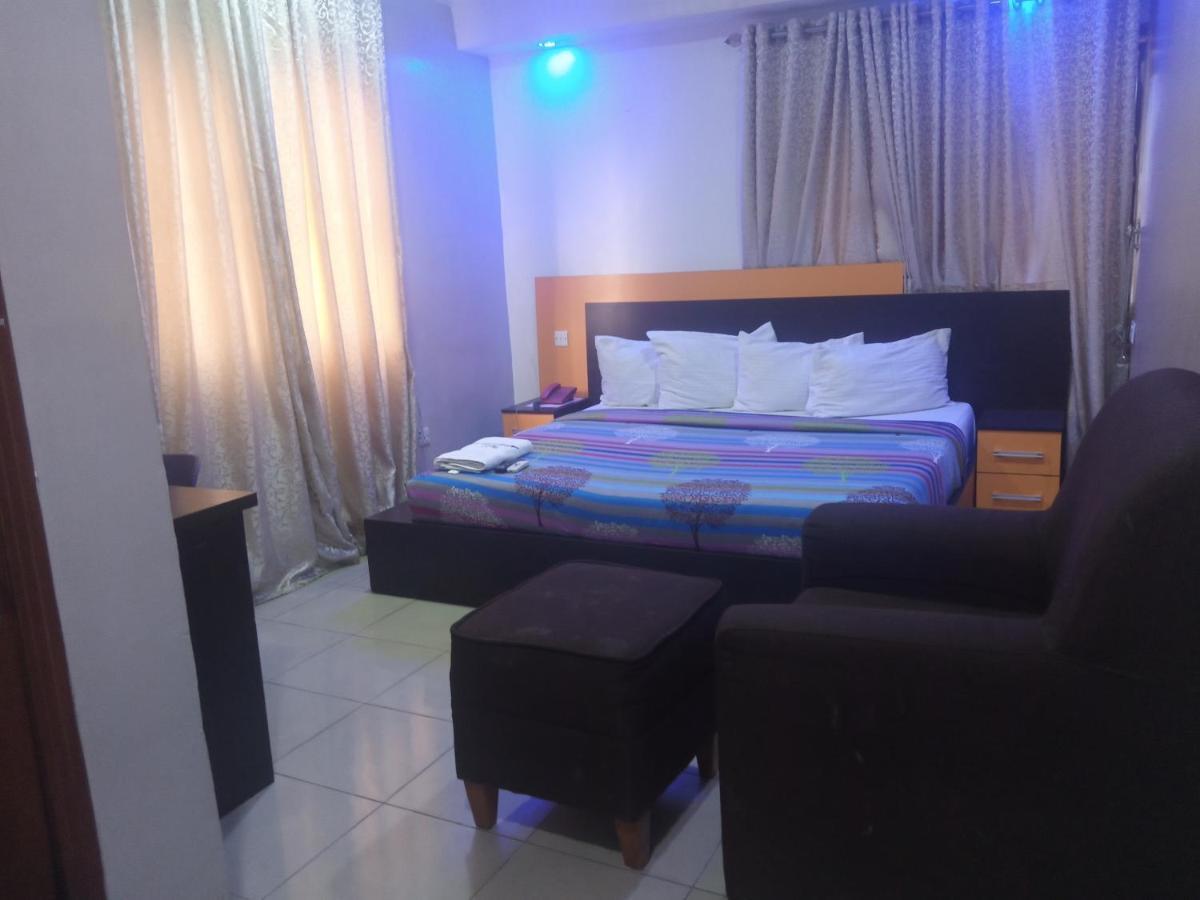 Alluring View Hotel - Toyin Sreet Ikeja Εξωτερικό φωτογραφία