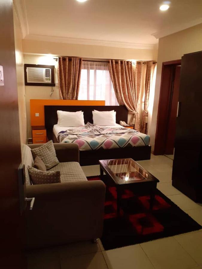 Alluring View Hotel - Toyin Sreet Ikeja Εξωτερικό φωτογραφία